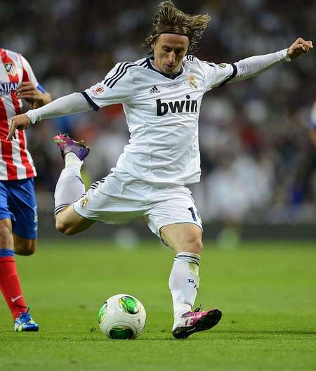 欧冠决赛开幕仪式震撼来袭，热度拉满